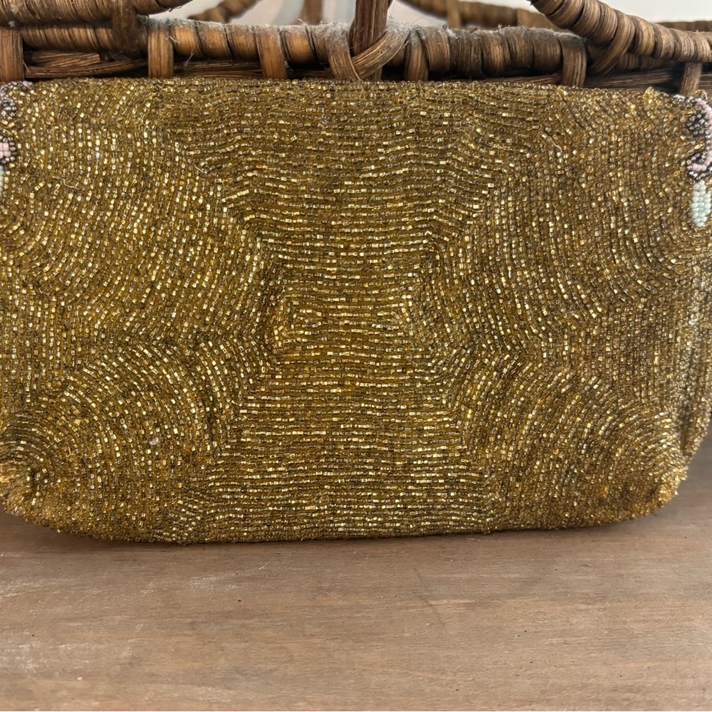 Vintage Embroidered Floral Clutch - Picture 7 of 8